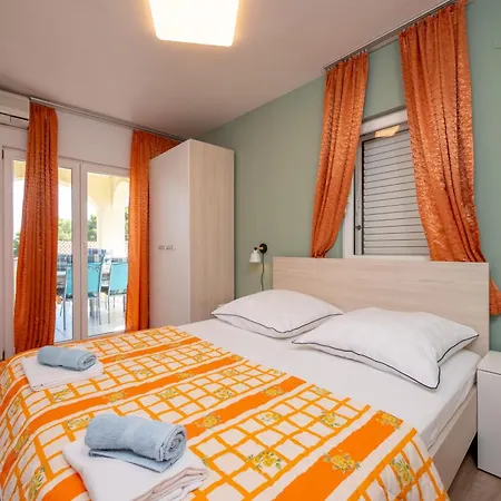 Apartments Zdravko Trogir Exterior foto