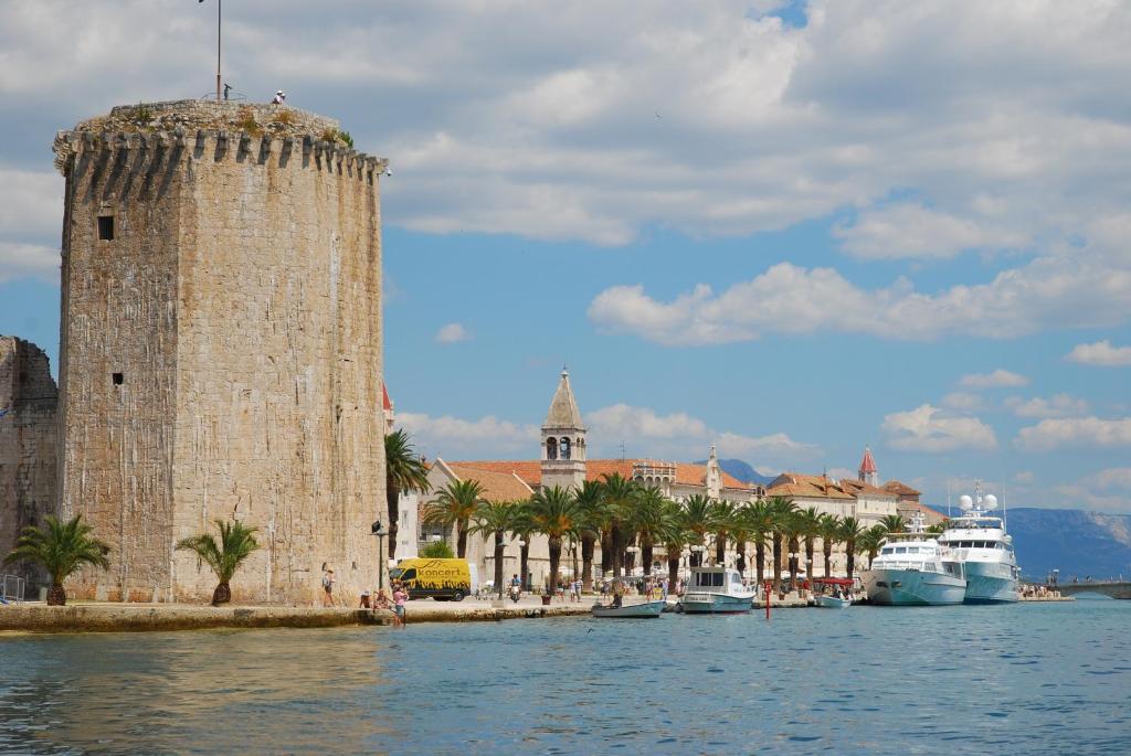 Apartment Zdravko Trogir